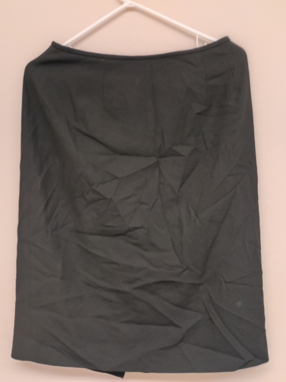 Source Unknown Black Pencil Skirt - Clean Straight Silhouette